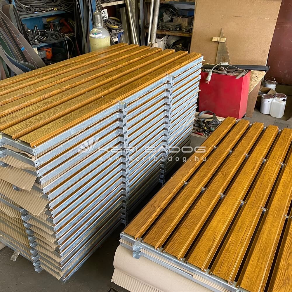 Kéribádog kerítéslemez 4